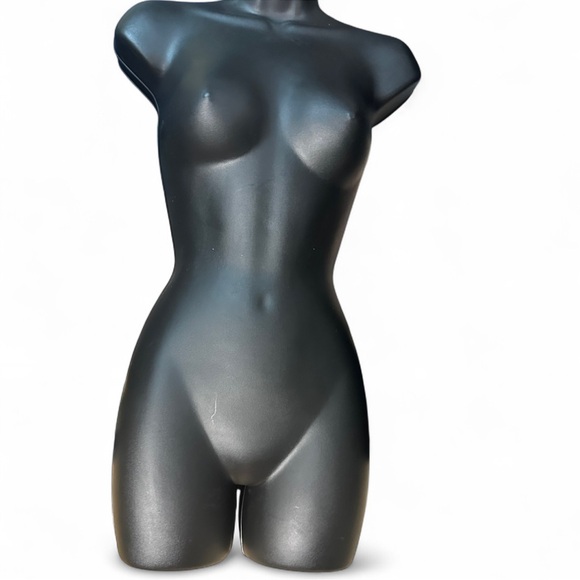 Black Mannequin Torso - Picture 5 of 7
